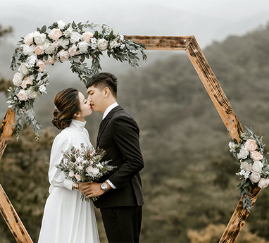 | 婚禮花藝布置 |